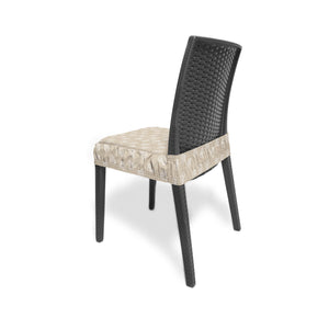 Coppia seduta shabby decoro cuori